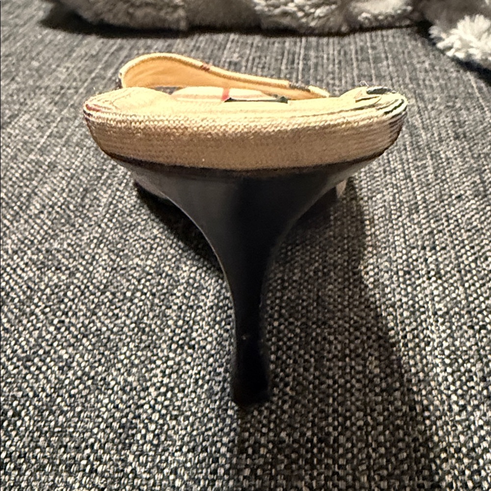 Burberry plaid  Barbie slides 7.5 - Picture 7 of 9